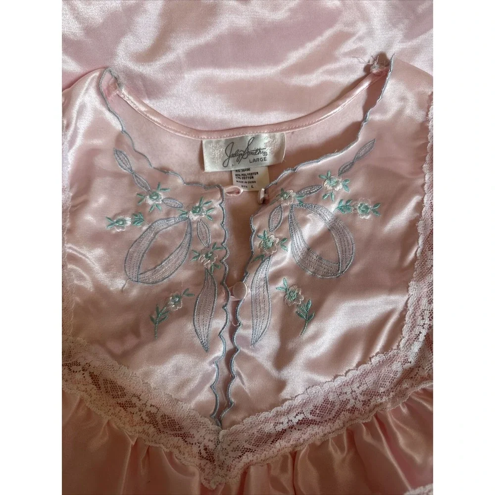 Vtg Jaclyn Smith L Pink Long Sleeve Nightgown Lace Accents Embroidered Modest - Picture 8 of 11